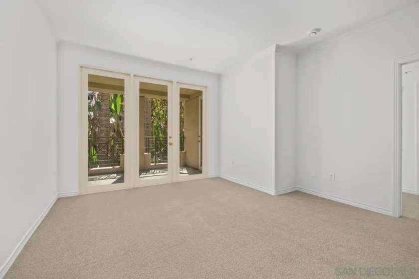 2253 Martin #220 photo 14