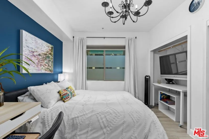 5037 Rosewood Avenue #101 photo 19