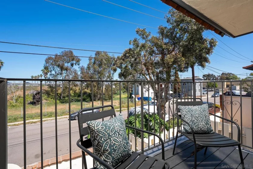 4242 Loma Riviera photo 26