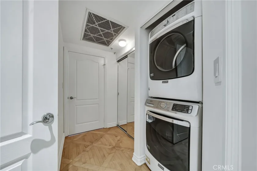 4477 Woodman Avenue #305 photo 24