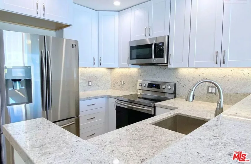 1731 Colby Avenue #202 photo 1