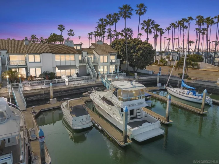 6 E Kingston Court photo 1