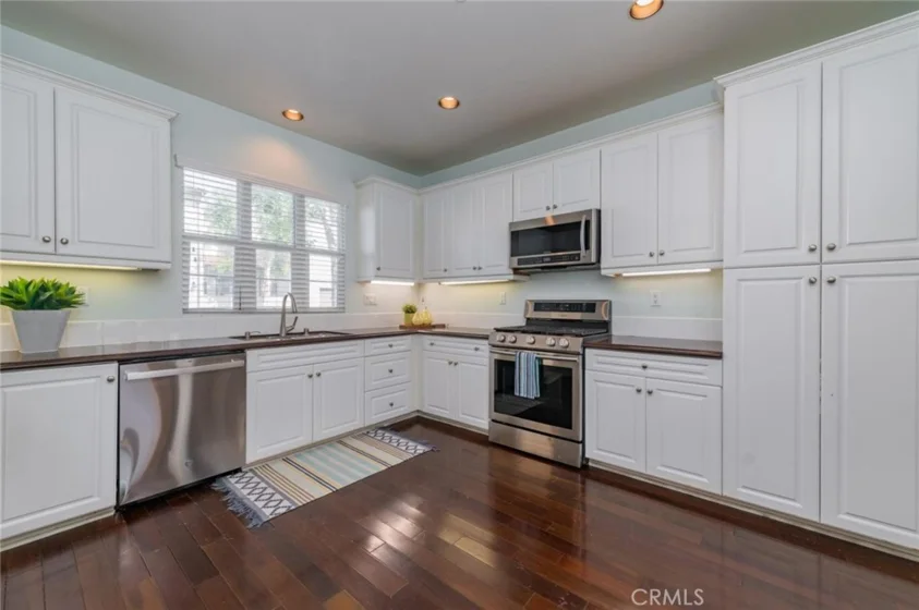 255 N Santa Maria Street photo 9