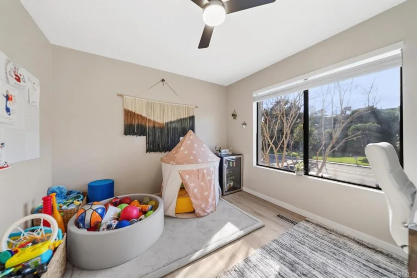 5245 Reservoir Drive photo 13
