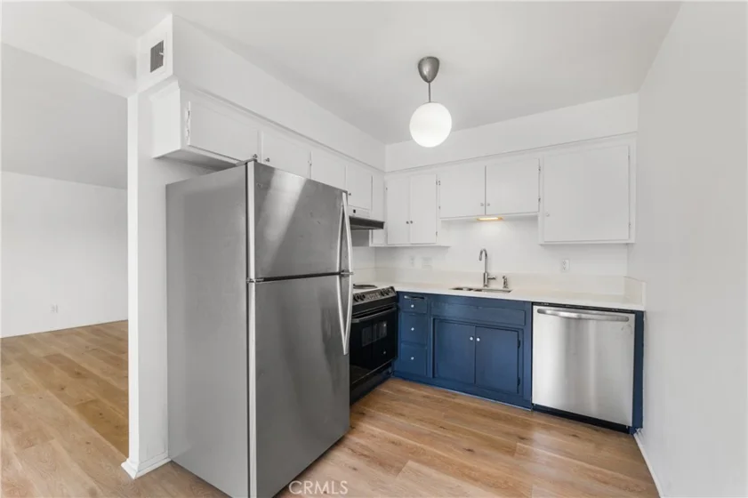 972 E California #207 photo 6
