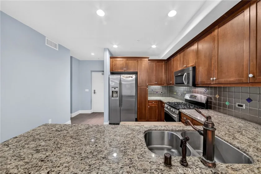 629 Traction Avenue #307 photo 3