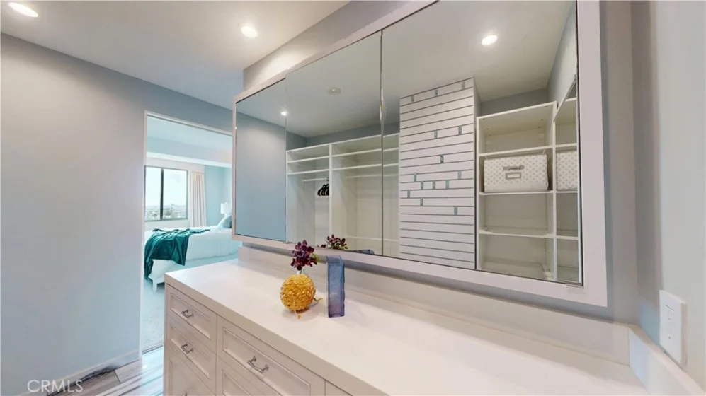 818 N Doheny Drive #908 photo 31