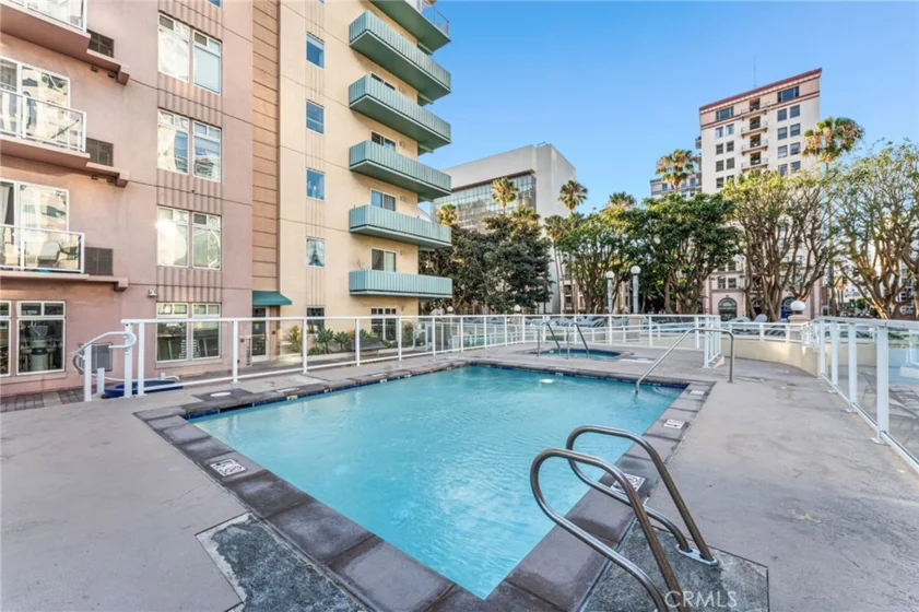 488 E Ocean #809 photo 32