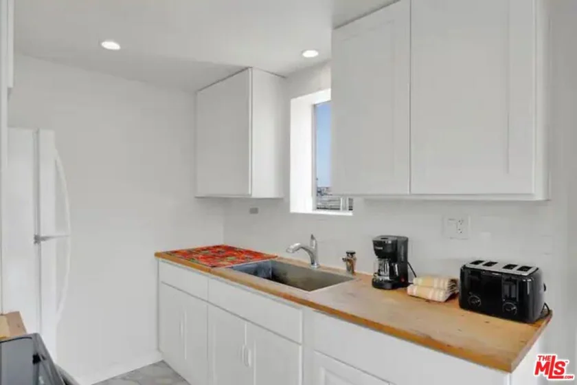615 E Broadway #304 photo 15