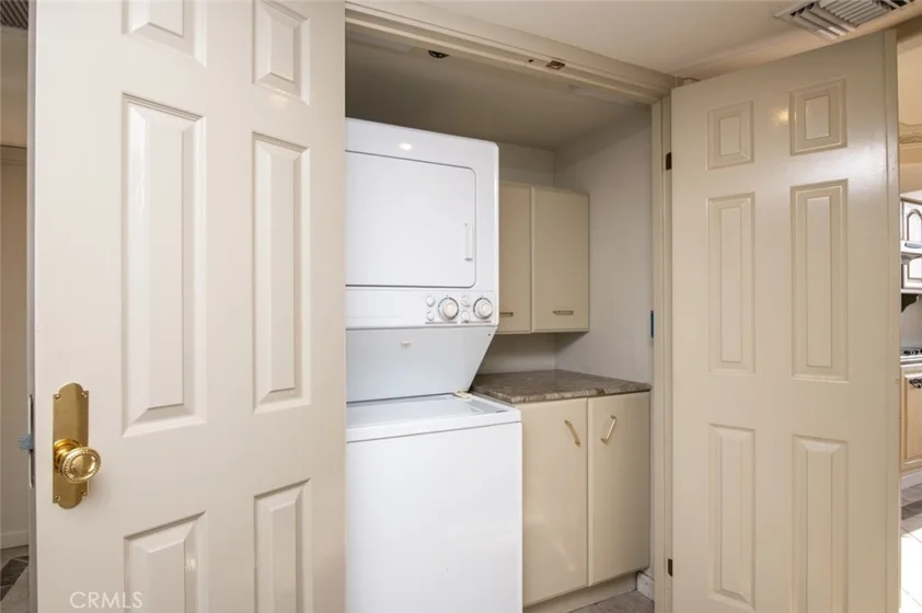 345 Pioneer Drive #1705 photo 23
