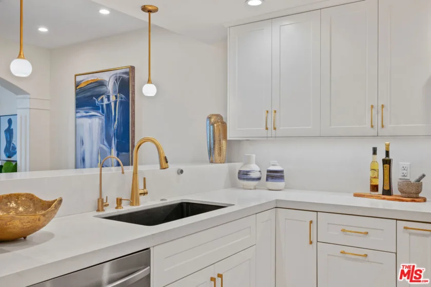 4711 Ambrose Avenue #204 photo 14