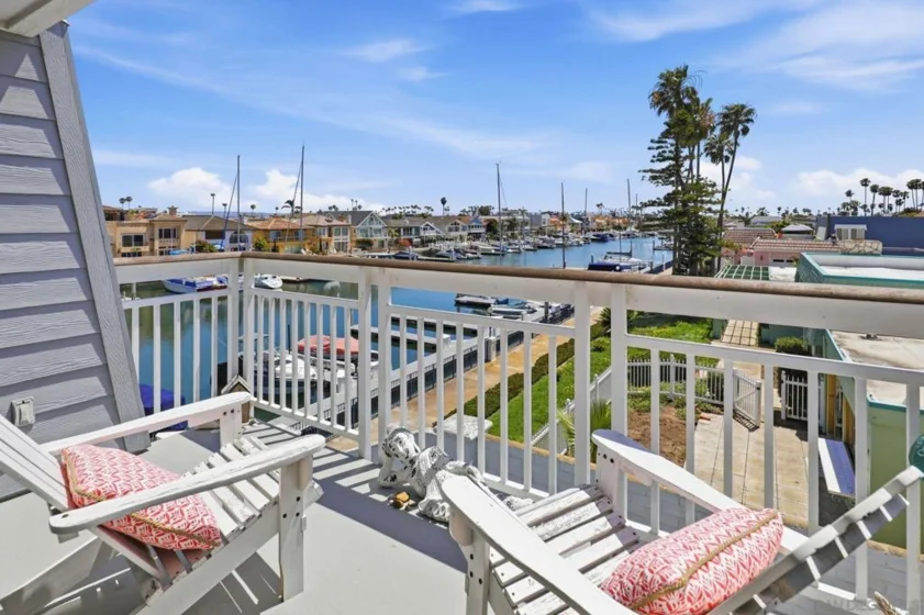 86 Montego Court photo 1