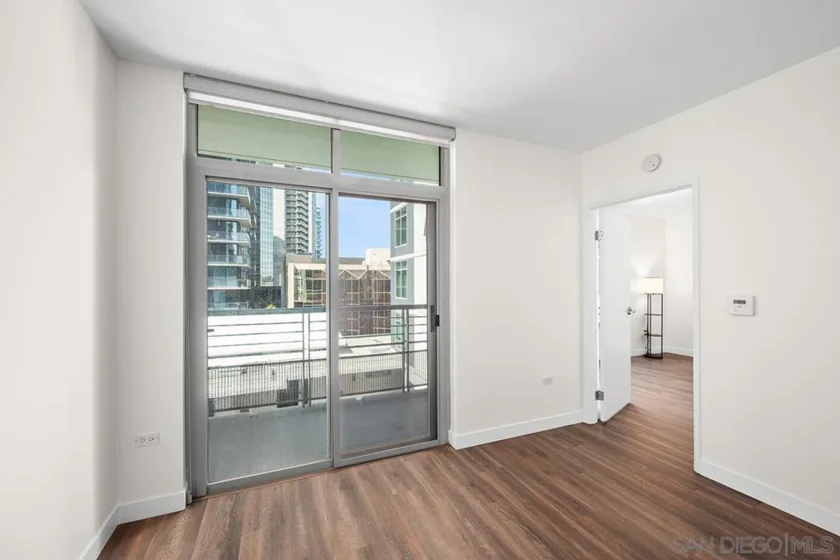 425 W Beech Street #721 photo 29