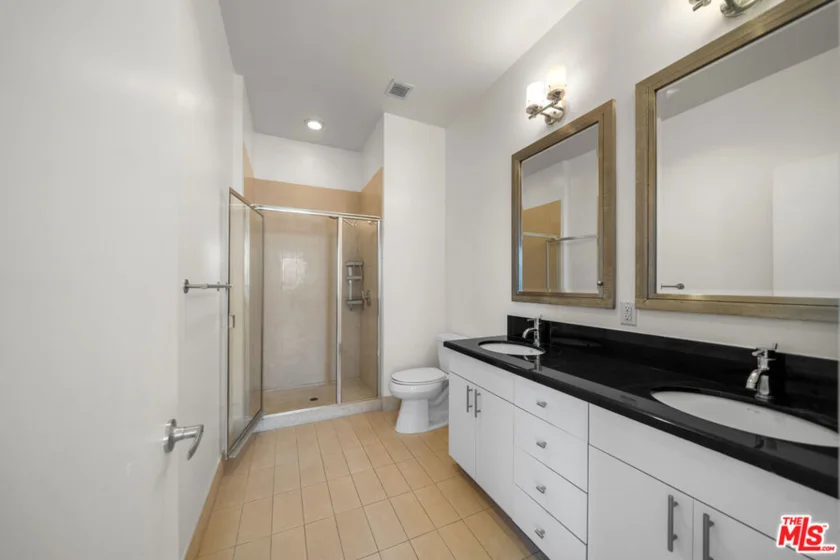 3810 Wilshire Boulevard #1801 photo 27