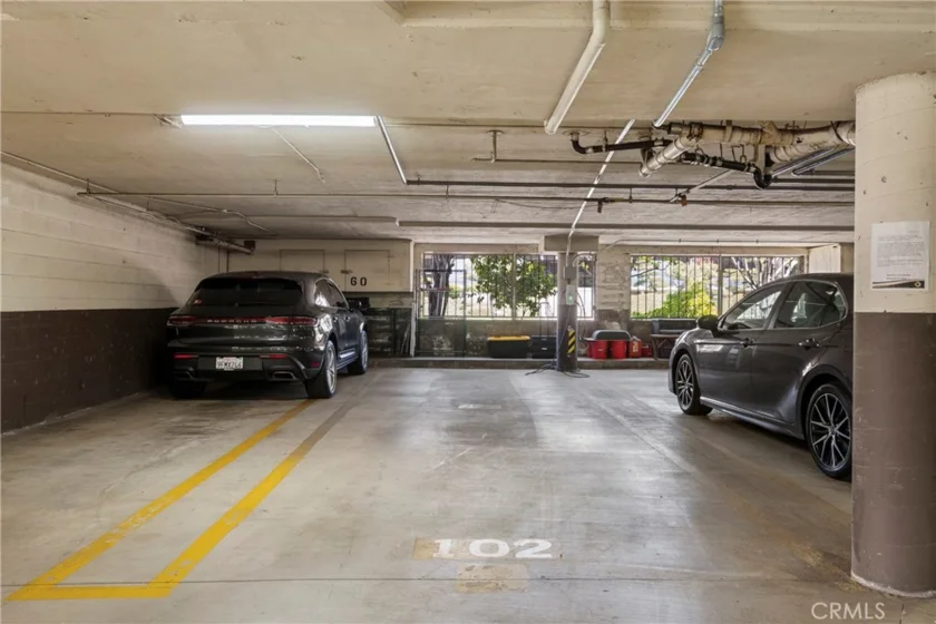 4444 Wilshire #102 photo 33
