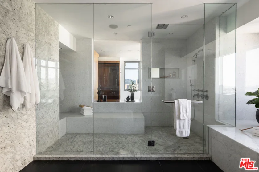 10800 Wilshire Boulevard #1501 photo 16