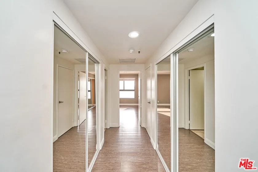 727 S Ardmore Avenue #801 photo 18