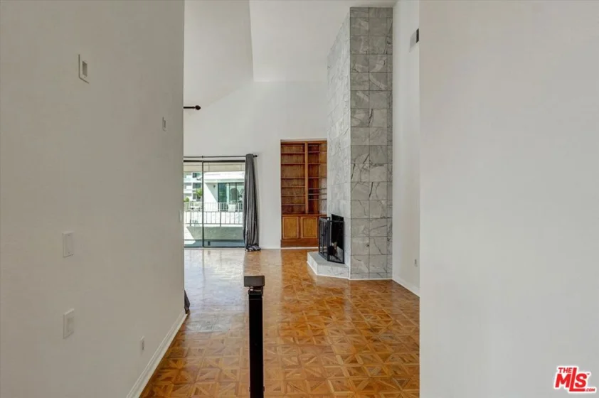 1140 Alta Loma Road #303 photo 8