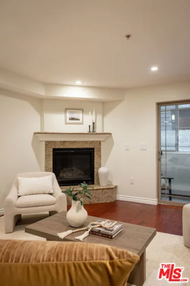 4733 Elmwood Avenue #102 photo 14