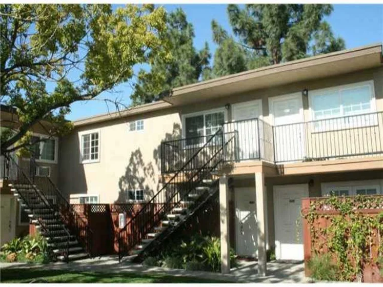 605 S Mollison Avenue #208 photo 1