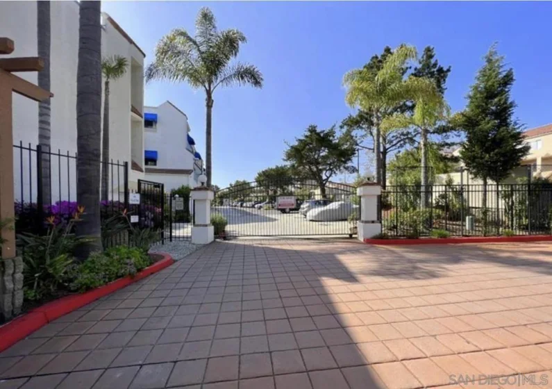 8320 Regents Road #2P photo 31