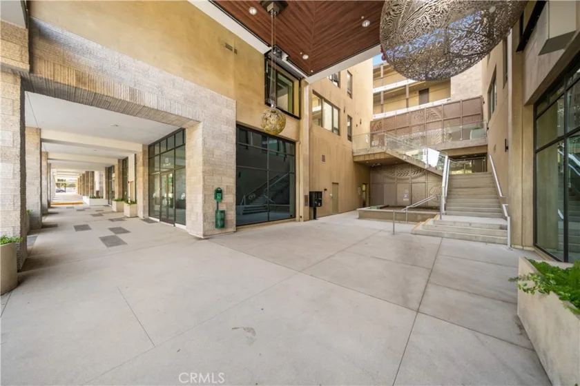 218 N El Molino Avenue #303 photo 31