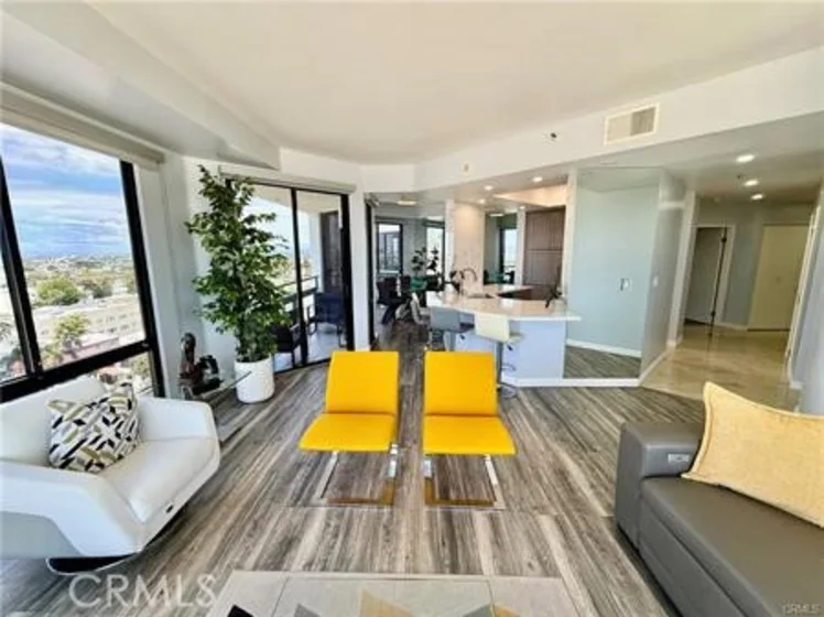 1310 E Ocean #906 photo 12