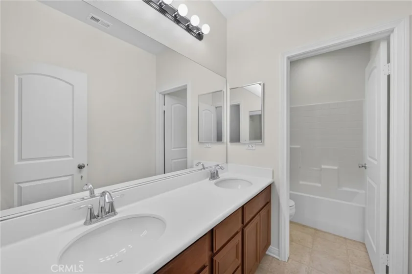30780 Olympia Rose photo 43