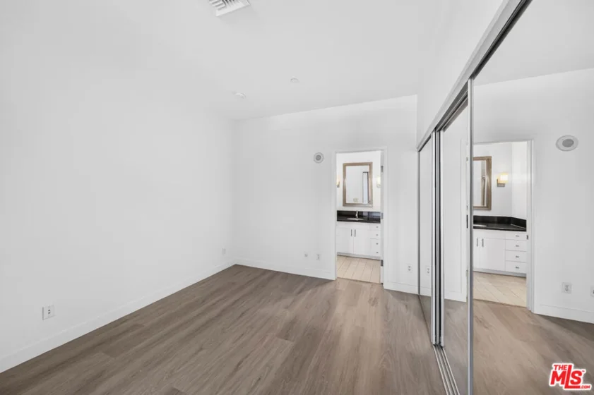 3810 Wilshire Boulevard #1108 photo 9