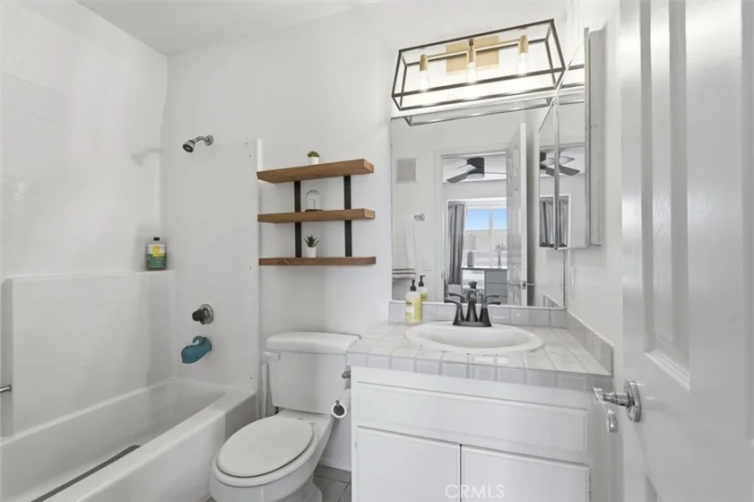 1355 Loma Avenue #310 photo 23