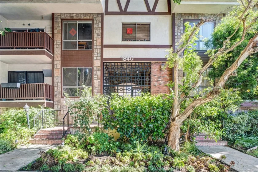 1840 Camden #202 photo 2
