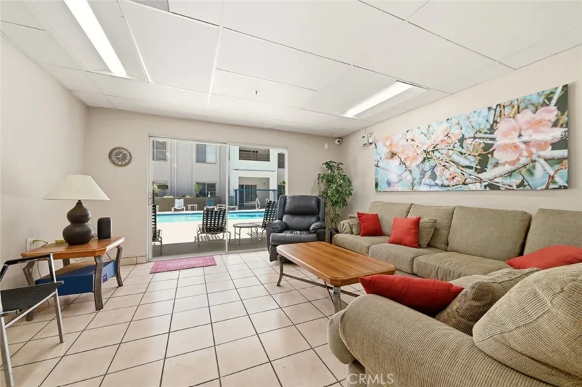300 N N El Molino Avenue #107 photo 37