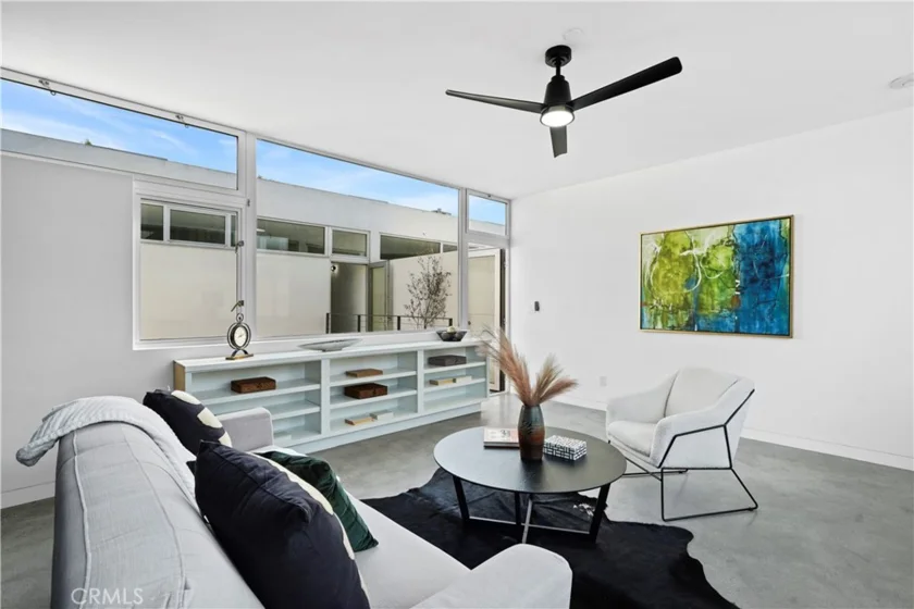 1121 Abbot Kinney photo 15