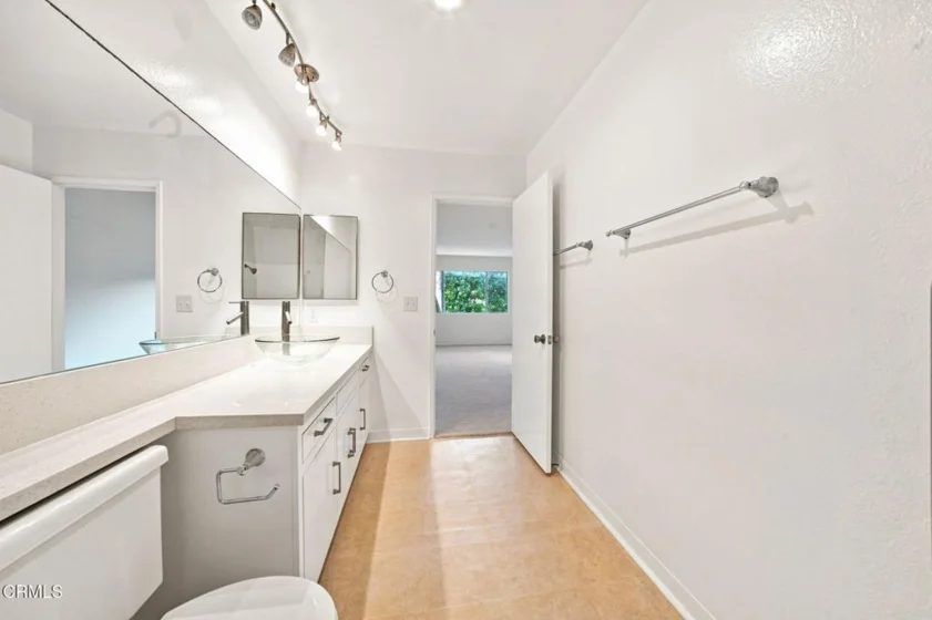 420 S Madison Avenue #204 photo 27