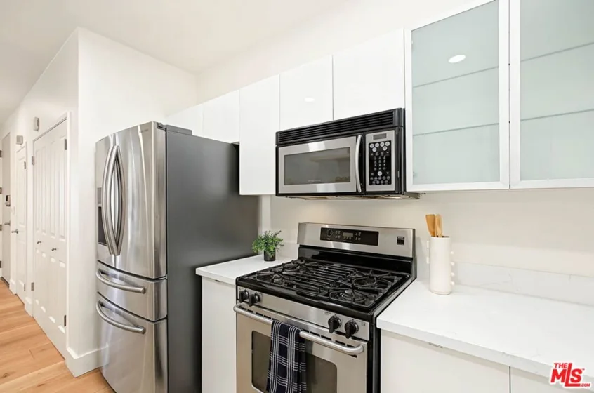 839 Larrabee Street #2 photo 16