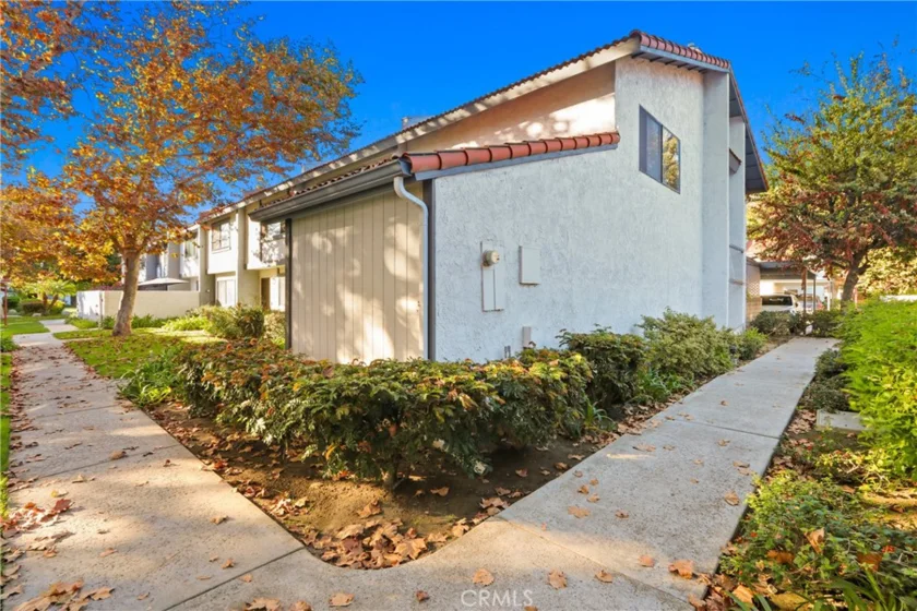 1910 W Palmyra #46 photo 1
