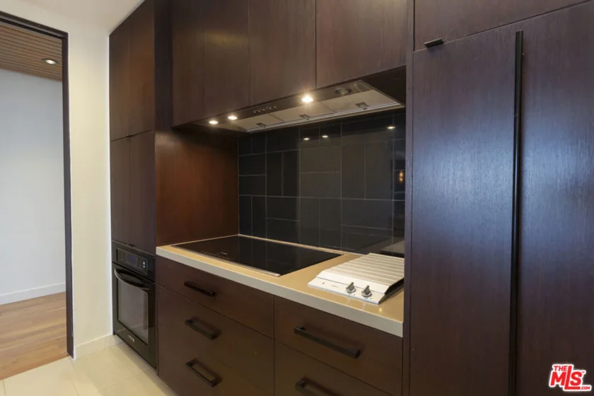 10660 Wilshire Boulevard #1207 photo 11