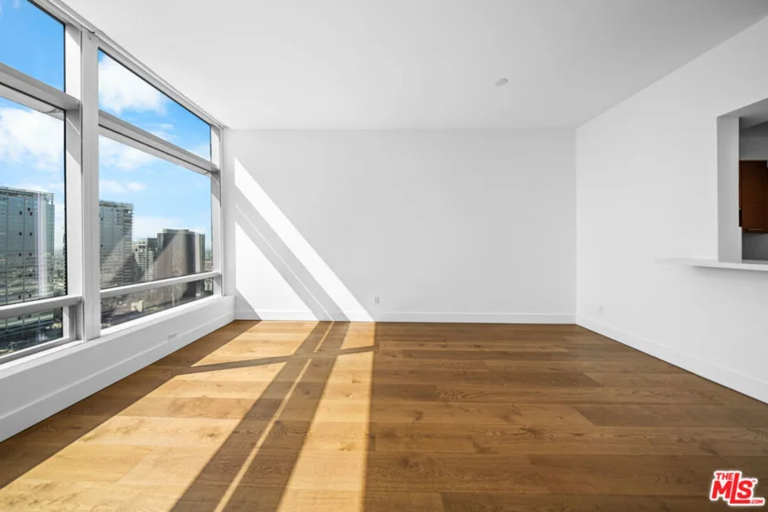 900 W Olympic Boulevard #32I photo 8