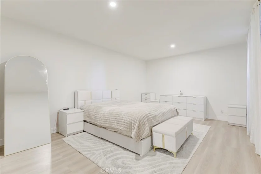 5411 Tyrone Avenue #203 photo 20