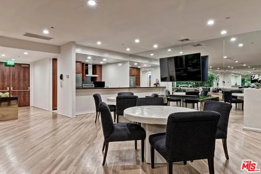 10350 Wilshire Boulevard #1102 photo 30