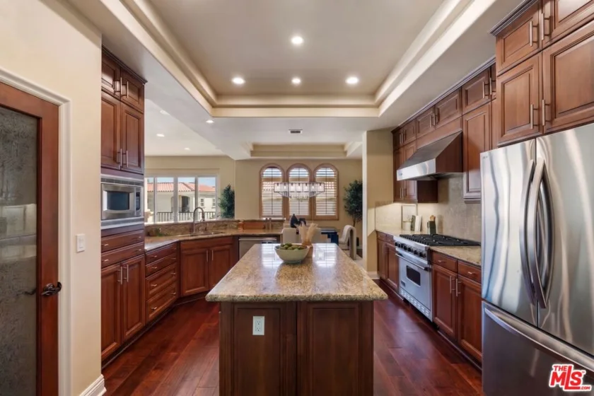 23963 De Ville Way photo 11