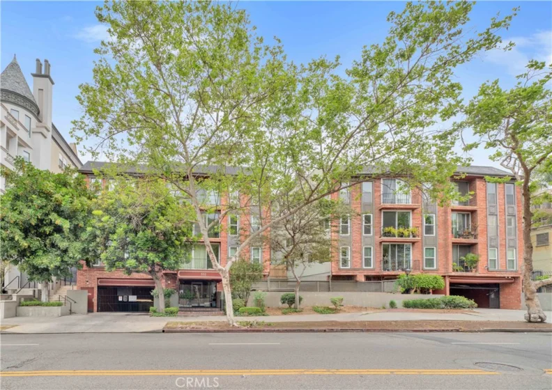 532 N Rossmore #311 photo 15