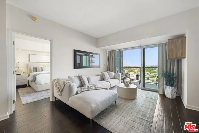 13700 Marina Pointe Drive #809 photo 13