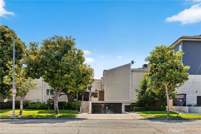 4230 Whitsett Avenue #6 photo 20