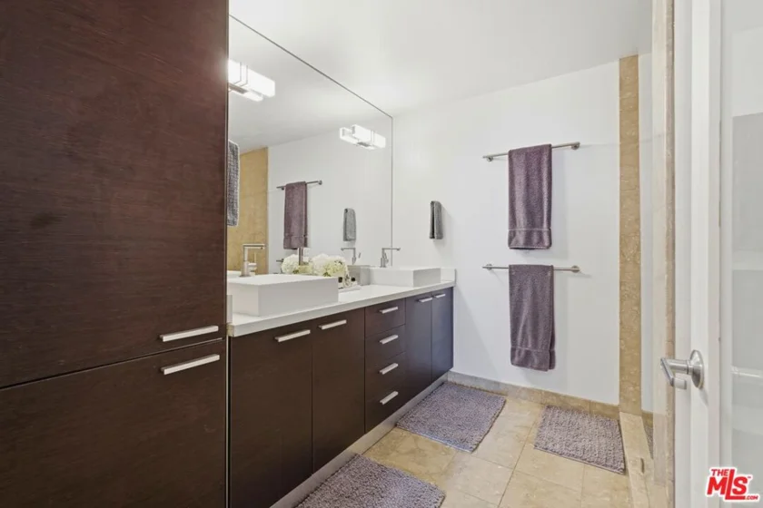 1050 N Gardner Street #3 photo 19