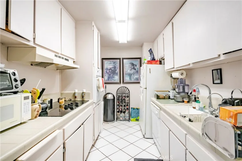 6000 Canterbury Drive #D113 photo 10
