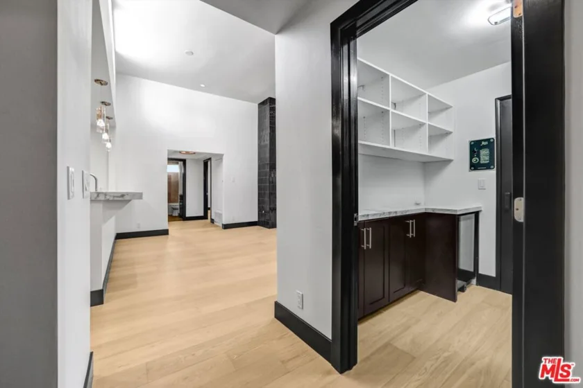 9025 Keith Avenue #302 photo 27