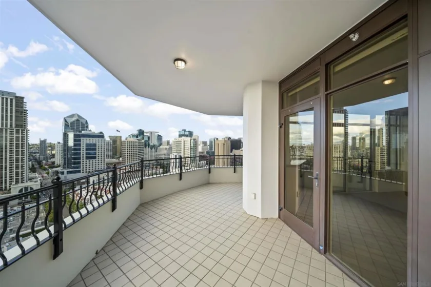 700 W Harbor #2501 photo 13