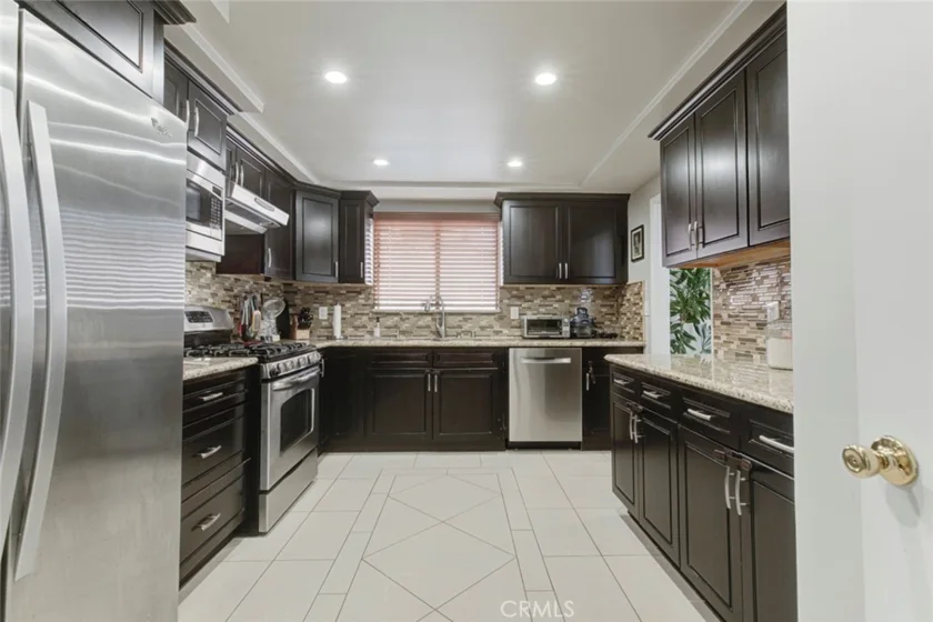 6847 Haskell Avenue #1 photo 15