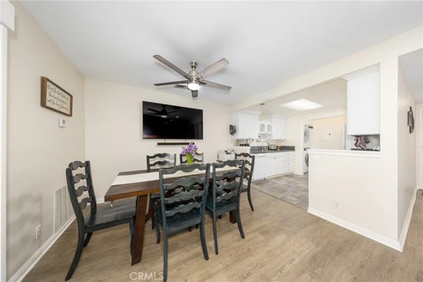 855 Las Lomas #B photo 7